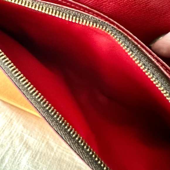 Authentic Louis Vuitton Caissa Wallet - Picture 2 of 12